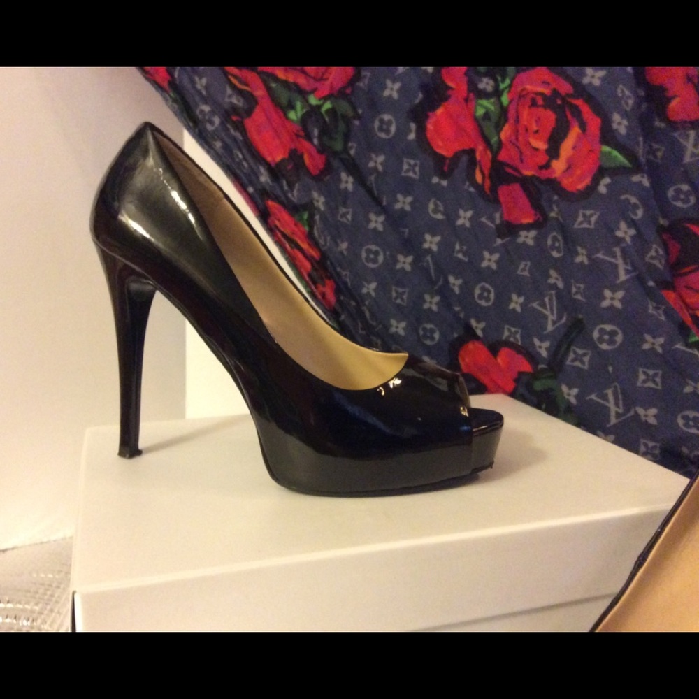 Guess peep toe patent heels